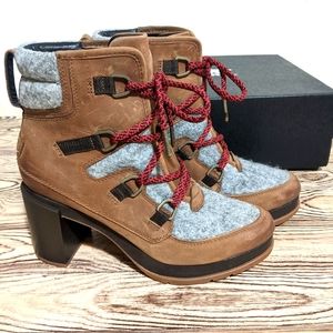 Sorel Blake Lace heeled bootie in velvet tan